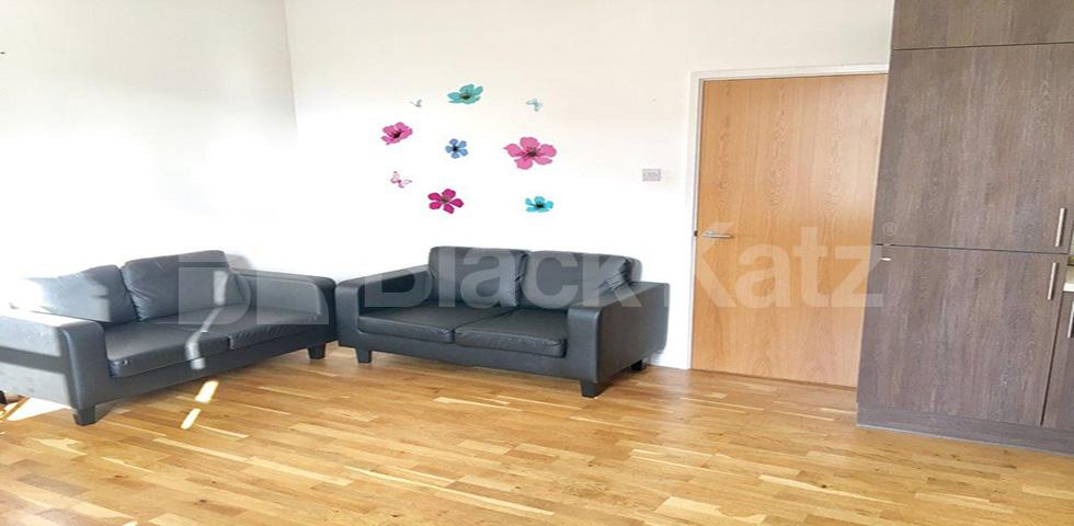 			NEW INSTRUCTION , 2 Bedroom, 1 bath, 1 reception Apartment			 Alfriston Road, Clapham 